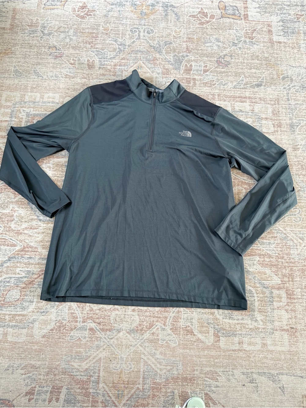 The North Face Men's Dark Gray Lightweight Half-Zip Pullover Mountain Athletics